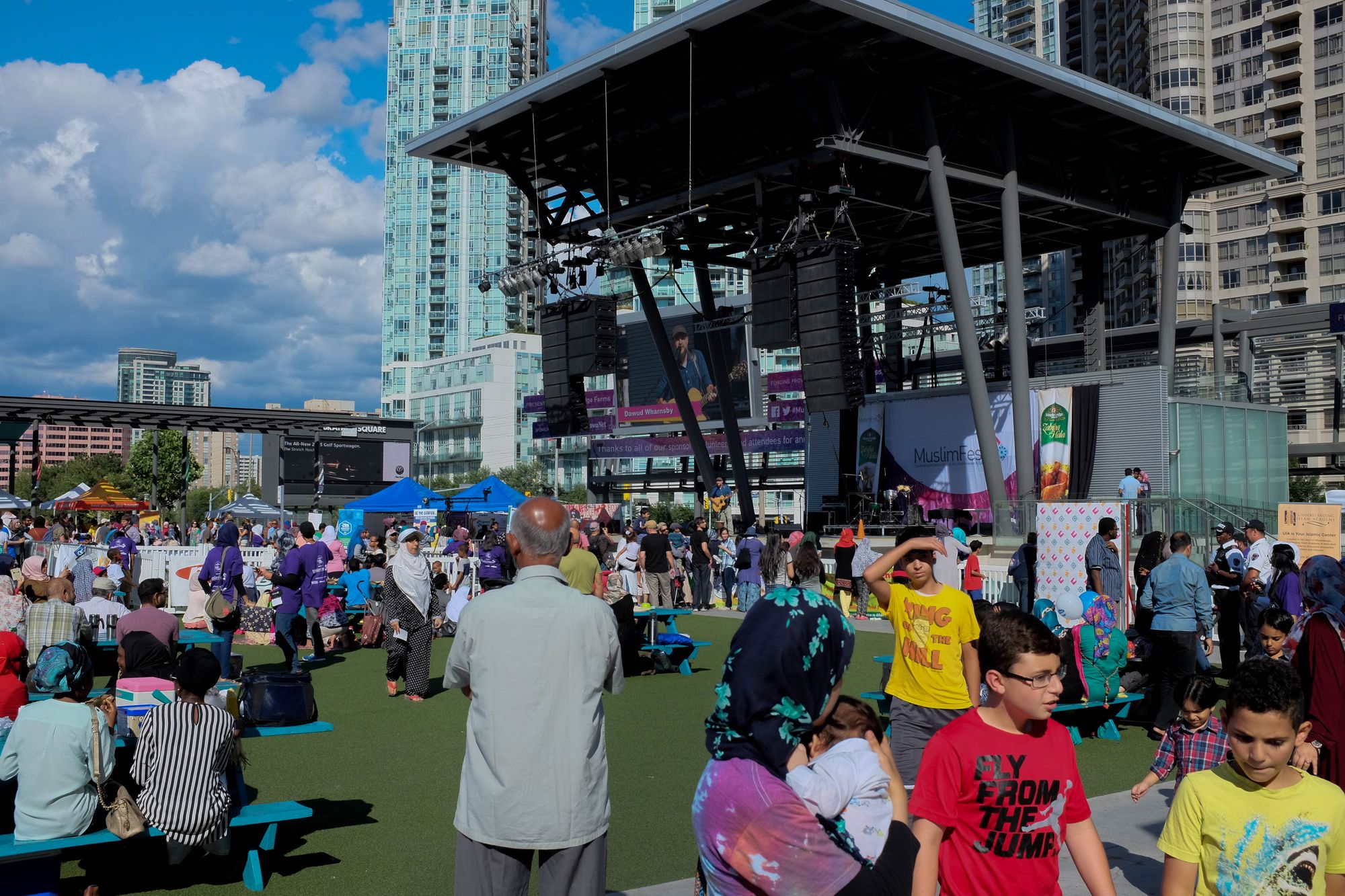Record-breaking crowd on opening day at MuslimFest