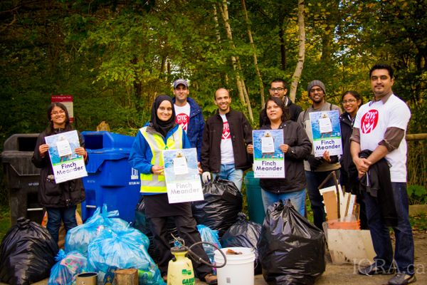 Toronto Mu­­­­slims join National Environmental Cleanup     