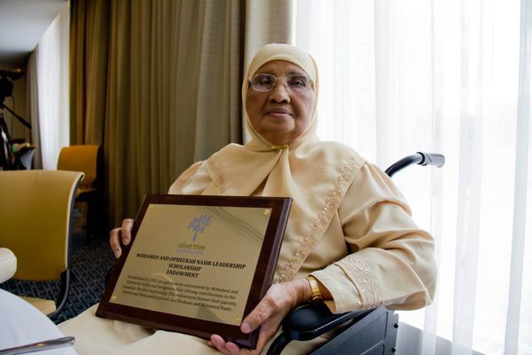 Canadian Muslim Woman Pioneer Dies