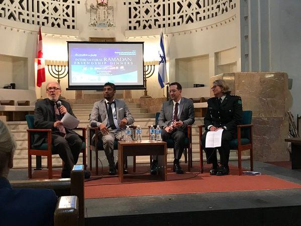 Toronto Synagogue hosts Iftar event