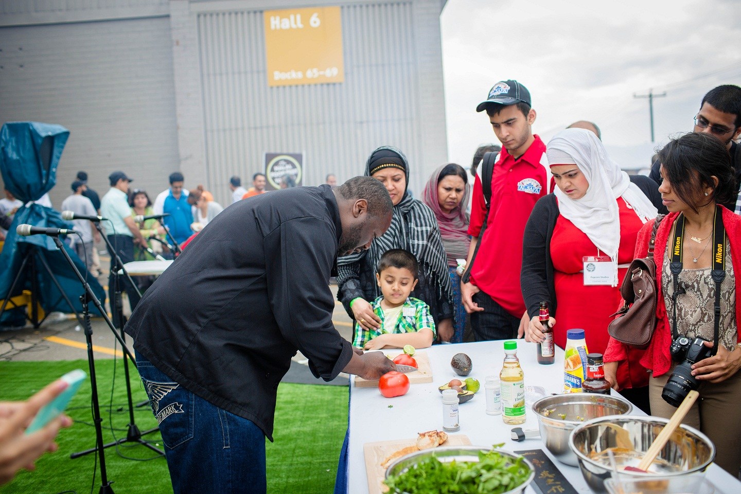 Demonstrations from professional Chefs (CNW Group/Halal Food Fest TO)